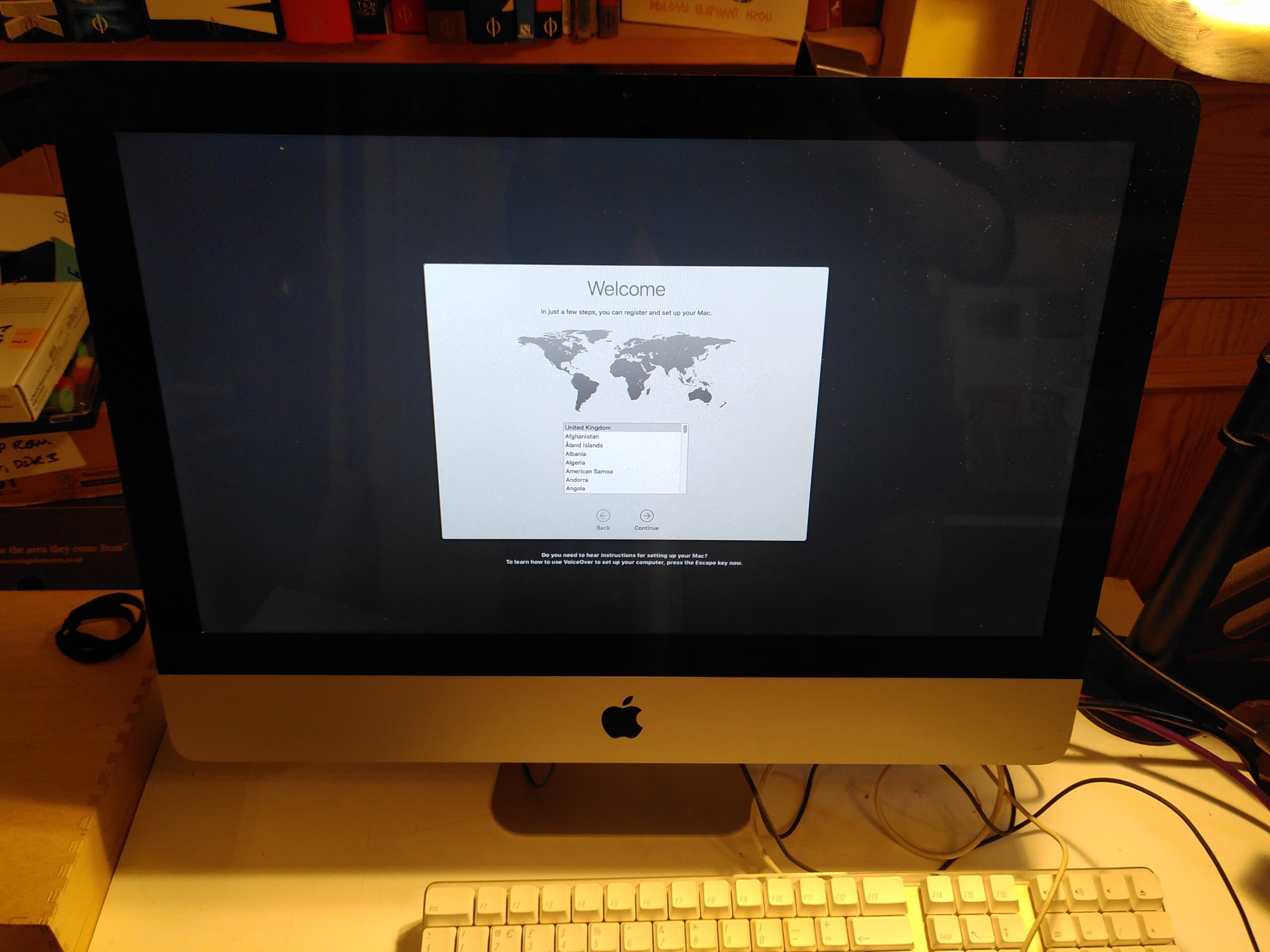 OSX startup screen on a securely wiped Mac