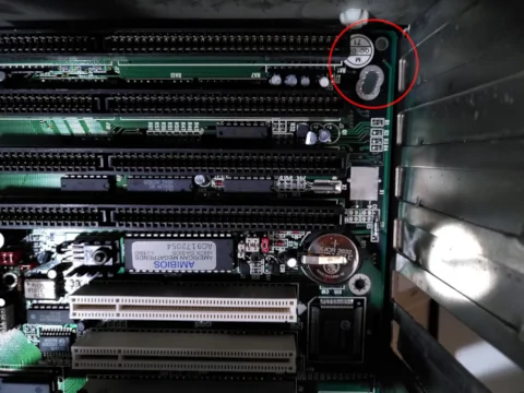 fix an old computer - no mounting hole on motherboard